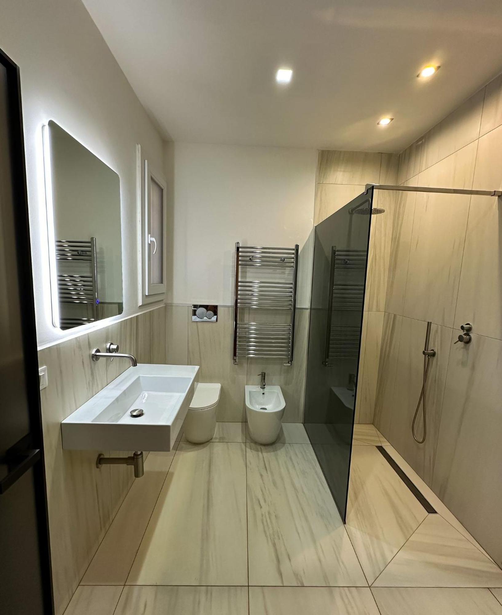 Whouse Large Suite Apartment Indipendenza Болоня Екстериор снимка